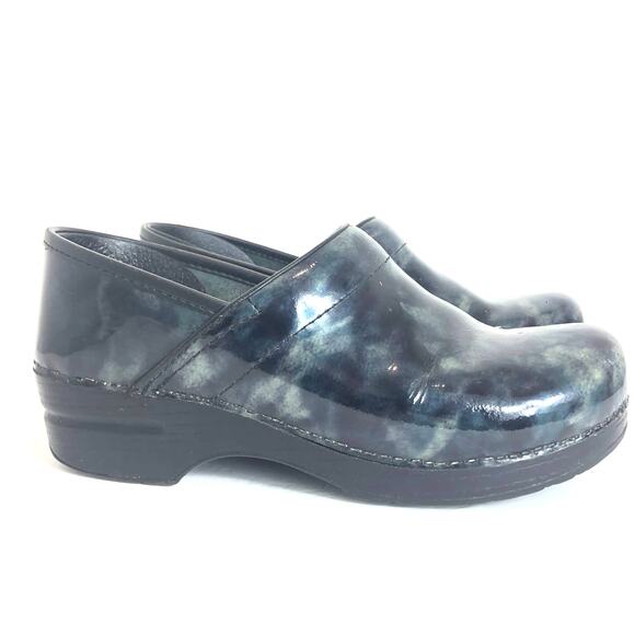 Dansko - Patent Leather Blue Watercolor Professional Women's Clogs- Size 40EU - Picture 3 of 10